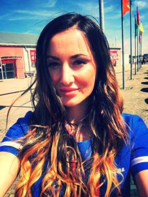 Hostesky na autosalonu v Praze
