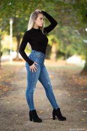 modelky/24962/451748A7-B416-4847-B3D0-AE53F855AD7C.jpeg