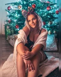 modelky/28395/1ADEE614-843F-4F92-9C07-033545354B9D.jpeg