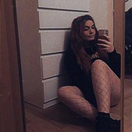 modelky/28413/AE16F7D2-77F9-4F0A-BFF7-0981142D81F6.jpeg