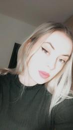 modelky/28542/F7B9C6F8-E7D6-4A1C-B322-2B3DF772314D.jpeg