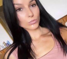 modelky/28603/82846C39-1278-462C-BB68-D90EEB72FEAB.jpeg