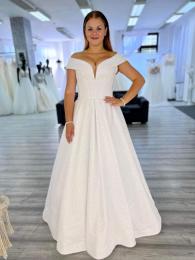 modelky/28687/8F120AED-45D8-4E56-9CCD-455B8580444C.jpeg