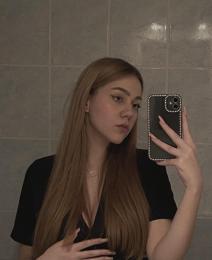 modelky/29247/Facetune_25-12-2022-00-45-47.jpeg
