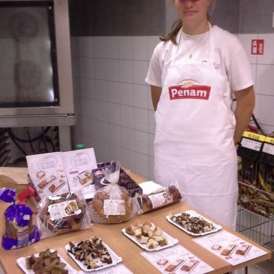 Promotérky na ochutnávku pečiva Penam Praha 10