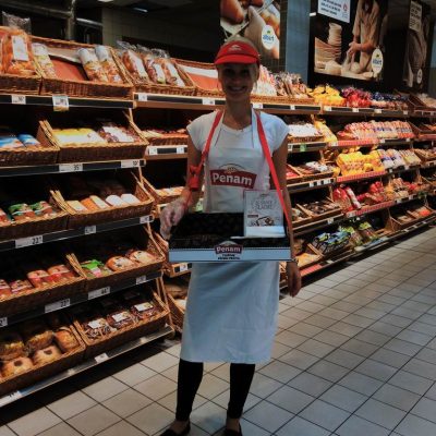 Promotérky na ochutnávku pečiva Penam Mladá Boleslav