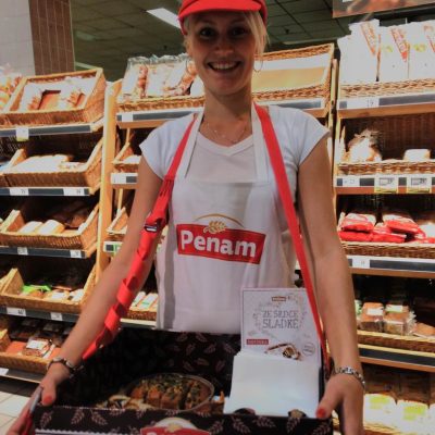 Promotérky na ochutnávku pečiva Penam Mladá Boleslav