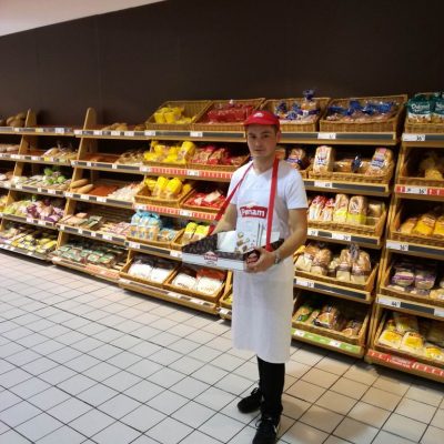 Promotérky na ochutnávku pečiva Penam Hradec Králové