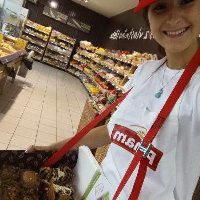 Promotérky na ochutnávku pečiva Penam Most