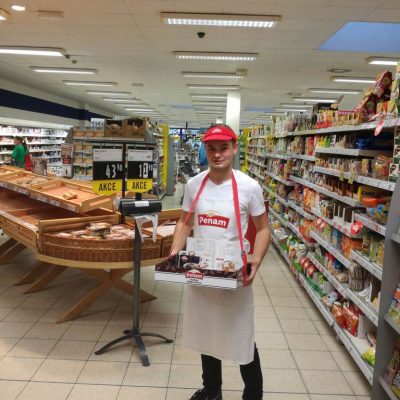 Promotérky na ochutnávku pečiva Penam Hradec Králové
