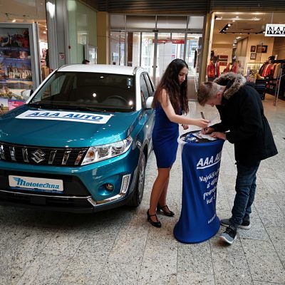 Hosteska v OC Aupark Žilina pro Autocentrum AAA AUTO