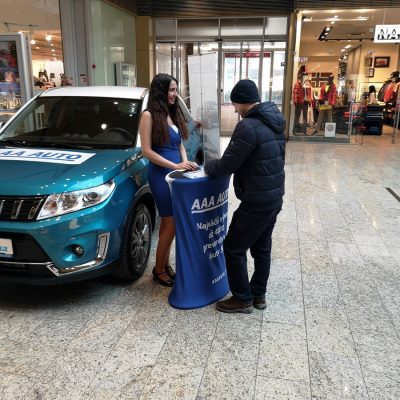 Hosteska v OC Aupark Žilina pro Autocentrum AAA AUTO