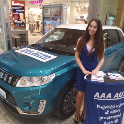 Hostessa w OC Aupark Żylina dla Autocentrum AAA AUTO