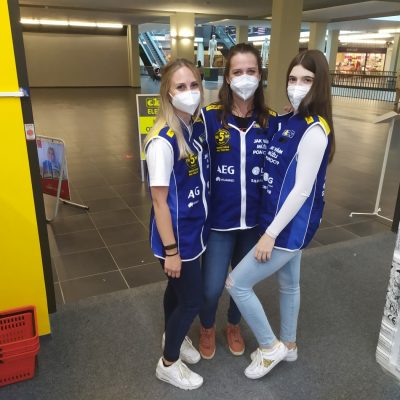 Zajistili jsme hostesky pro OKAY HOLDING a.s.,OC Lužiny Praha