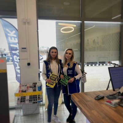 ajistili jsme hostesky pro OKAY HOLDING a.s.,Hosteska OKAY Tábor